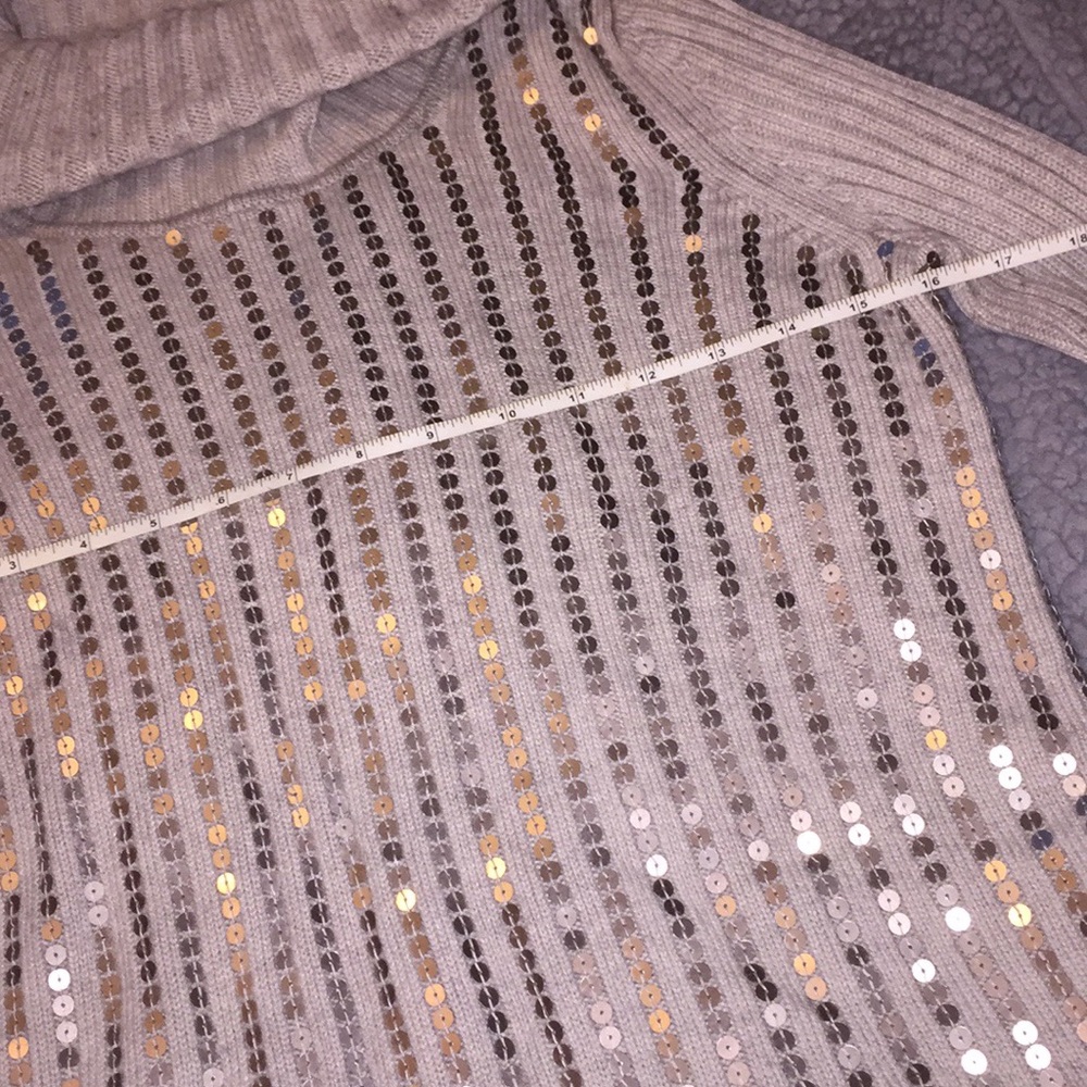 Banana Republic Heritage Collection Sweater - Picture 8 of 8